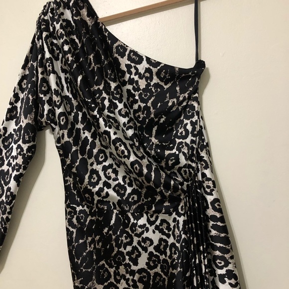 St. John NEW Silk One Shoulder Leopard Dress - Picture 3 of 6